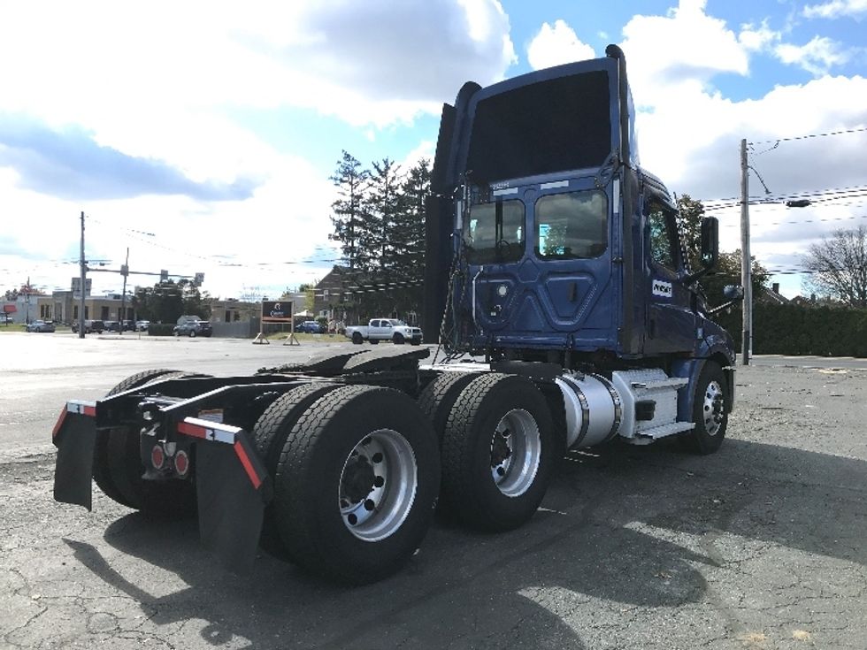 Day Cab Tractor-Heavy Duty Tractors-Freightliner-2021-T12664ST-Allentown-PA-401,779\n\t\tmiles-$ 53,500 - Image 7