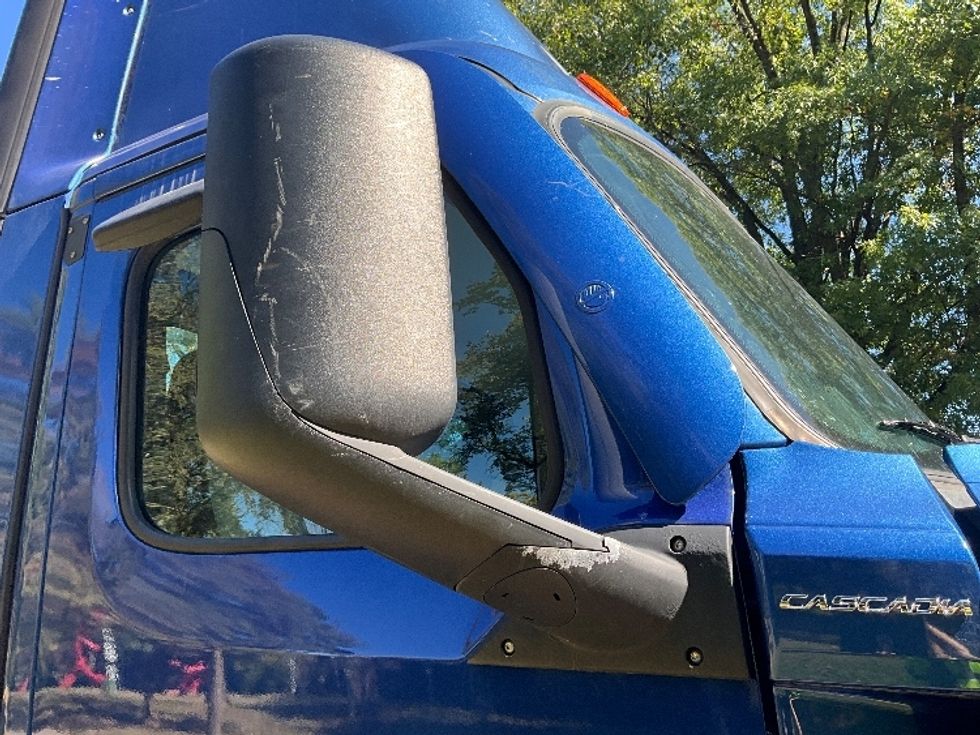 Day Cab Tractor-Heavy Duty Tractors-Freightliner-2021-T12664ST-Allentown-PA-427,892\n\t\tmiles-$ 51,000 - Image 19