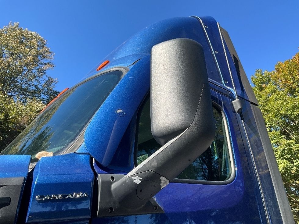 Day Cab Tractor-Heavy Duty Tractors-Freightliner-2021-T12664ST-Allentown-PA-427,892\n\t\tmiles-$ 51,000 - Image 21