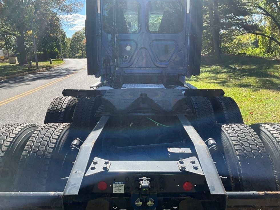 Day Cab Tractor-Heavy Duty Tractors-Freightliner-2021-T12664ST-Allentown-PA-427,892\n\t\tmiles-$ 51,000 - Image 6