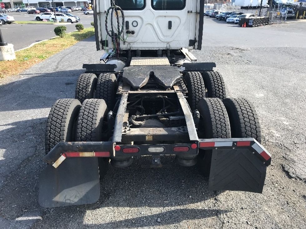 Day Cab Tractor-Heavy Duty Tractors-Freightliner-2021-T12664ST-Allentown-PA-492,990\n\t\tmiles-$ 43,750 - Image 6