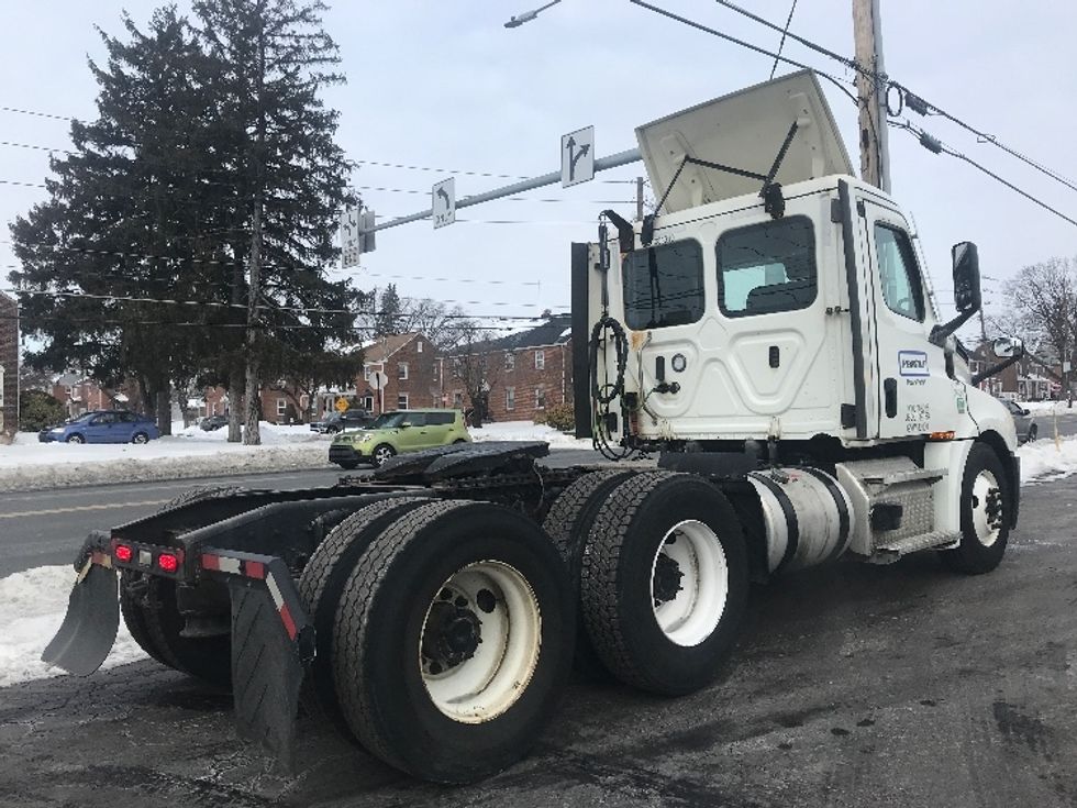 Day Cab Tractor-Heavy Duty Tractors-Freightliner-2021-T12664ST-Allentown-PA-492,990\n\t\tmiles-$ 43,750 - Image 7