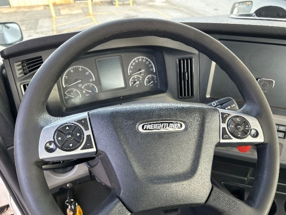 Day Cab Tractor-Heavy Duty Tractors-Freightliner-2021-T12664ST-Anderson-SC-402,474\n\t\tmiles-$ 58,250 - Image 11