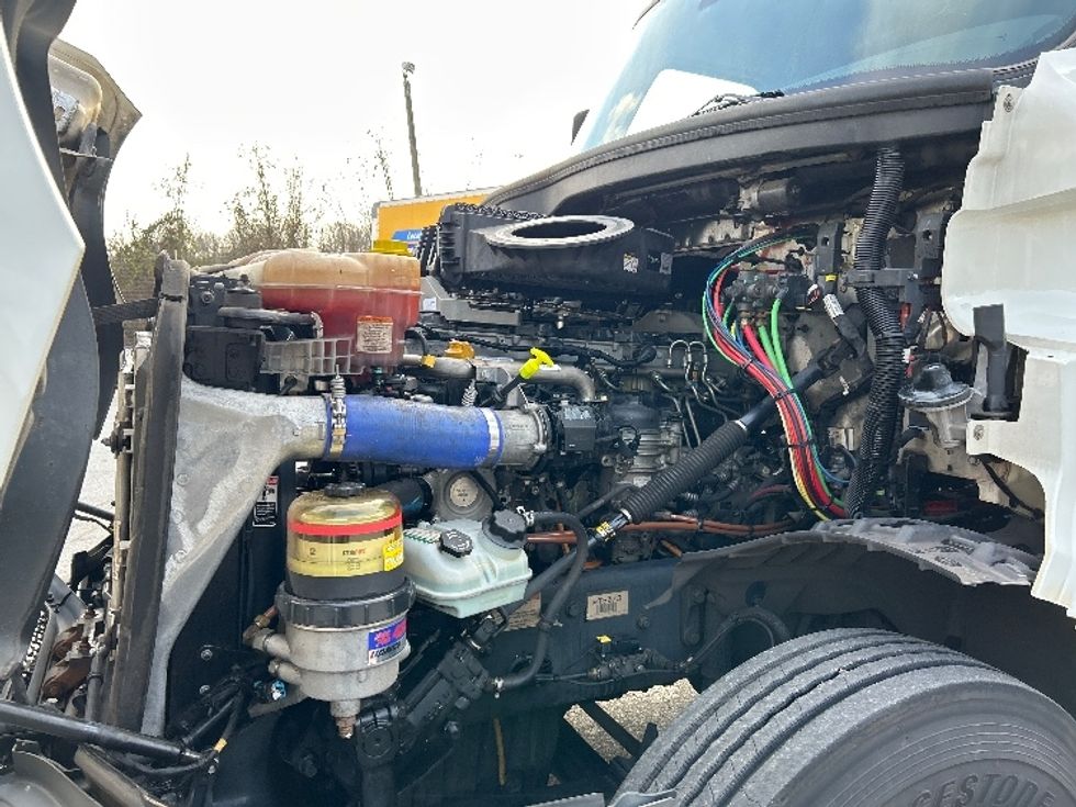 Day Cab Tractor-Heavy Duty Tractors-Freightliner-2021-T12664ST-Anderson-SC-402,474\n\t\tmiles-$ 58,250 - Image 16