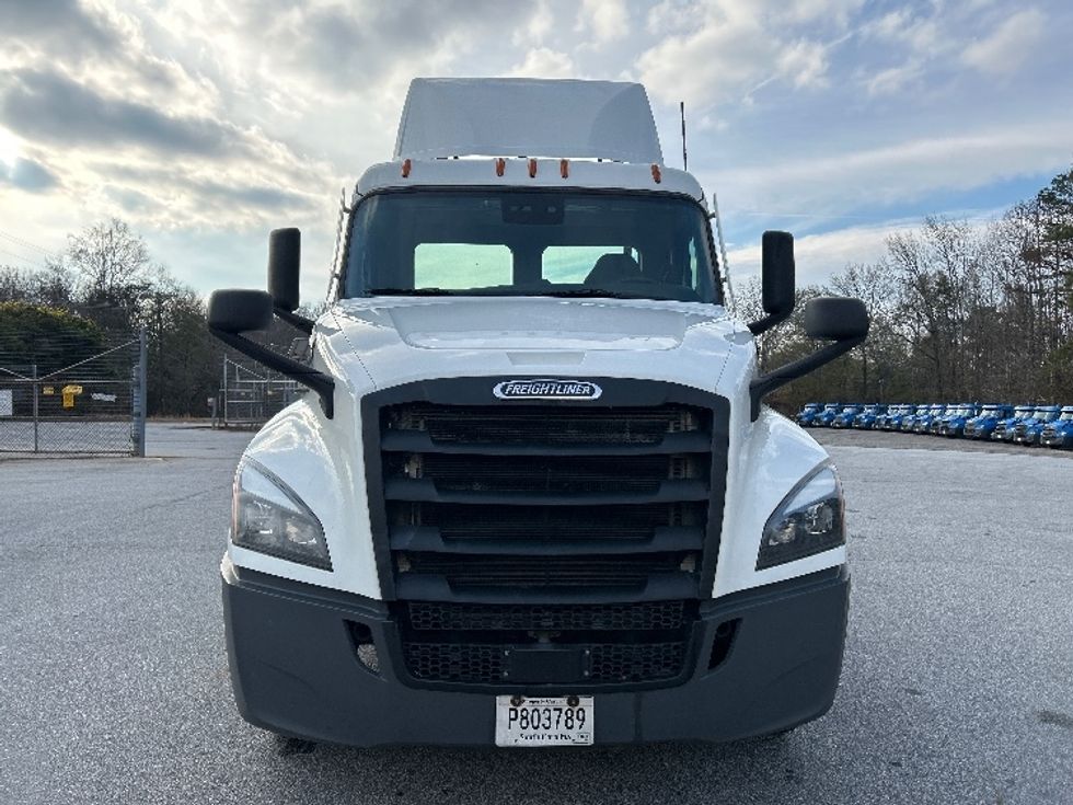 Day Cab Tractor-Heavy Duty Tractors-Freightliner-2021-T12664ST-Anderson-SC-402,474\n\t\tmiles-$ 58,250 - Image 2