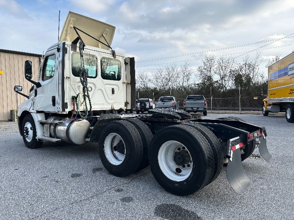 Day Cab Tractor-Heavy Duty Tractors-Freightliner-2021-T12664ST-Anderson-SC-402,474\n\t\tmiles-$ 58,250 - Image 5