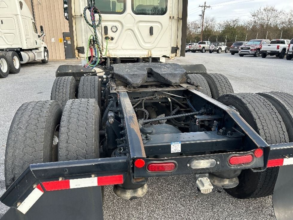Day Cab Tractor-Heavy Duty Tractors-Freightliner-2021-T12664ST-Anderson-SC-402,474\n\t\tmiles-$ 58,250 - Image 6