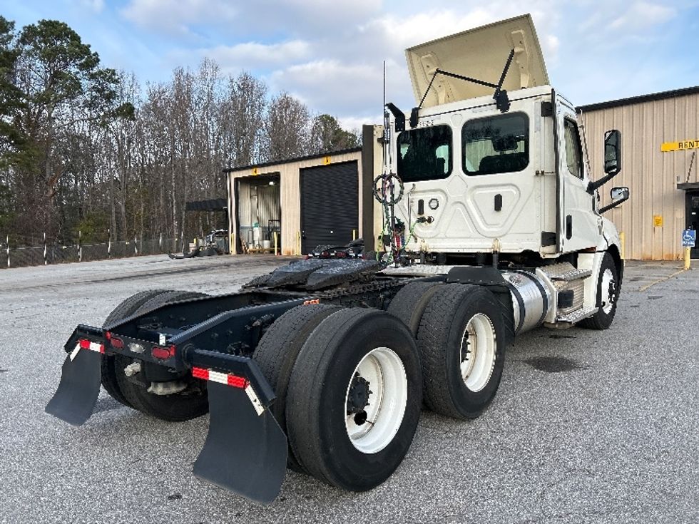 Day Cab Tractor-Heavy Duty Tractors-Freightliner-2021-T12664ST-Anderson-SC-402,474\n\t\tmiles-$ 58,250 - Image 7