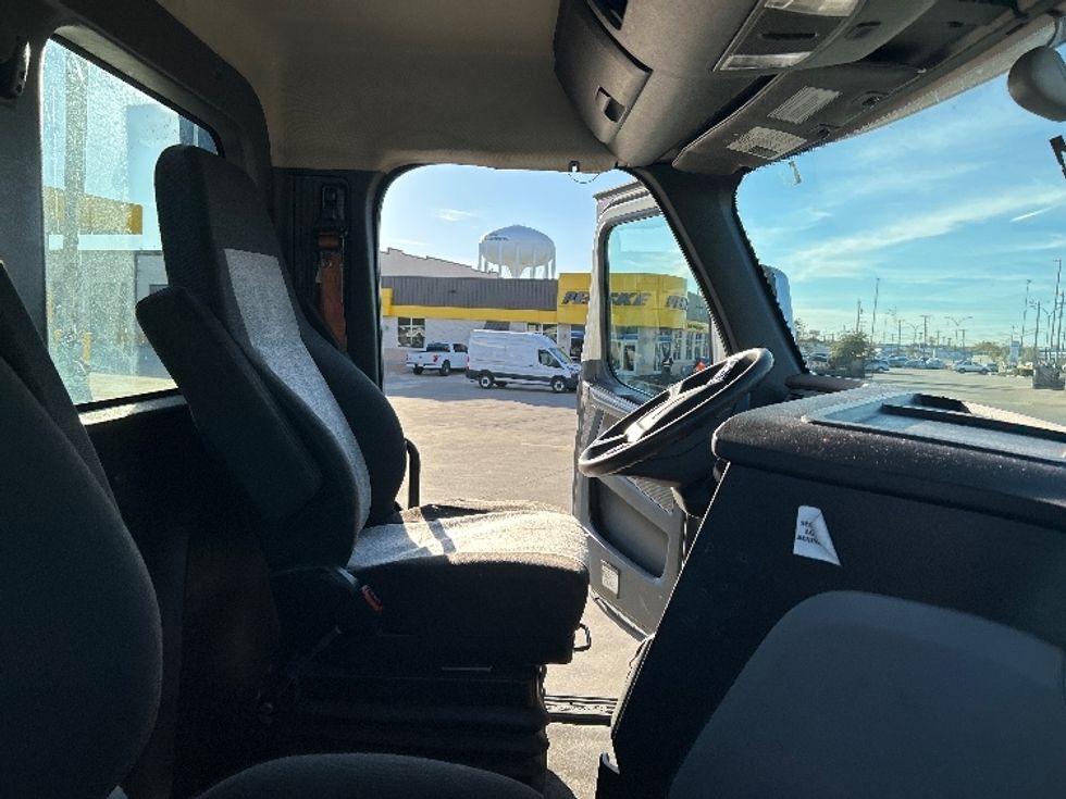 Day Cab Tractor-Heavy Duty Tractors-Freightliner-2021-T12664ST-Arlington-TX-303,925\n\t\tmiles-$ 77,500 - Image 14