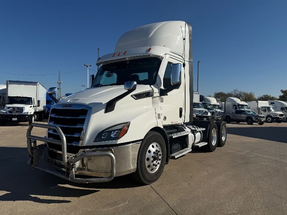 Day Cab Tractor-Heavy Duty Tractors-Freightliner-2021-T12664ST-Arlington-TX-402,814\n\t\tmiles-$ 68,750 - Image 3