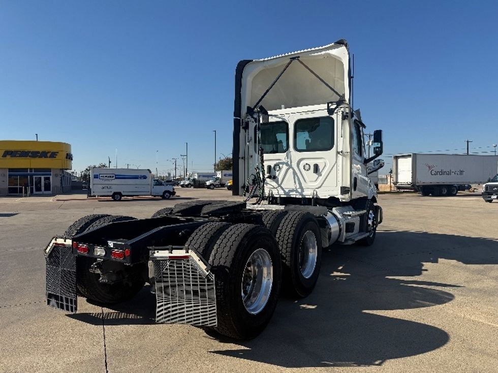 Day Cab Tractor-Heavy Duty Tractors-Freightliner-2021-T12664ST-Arlington-TX-402,814\n\t\tmiles-$ 68,750 - Image 7