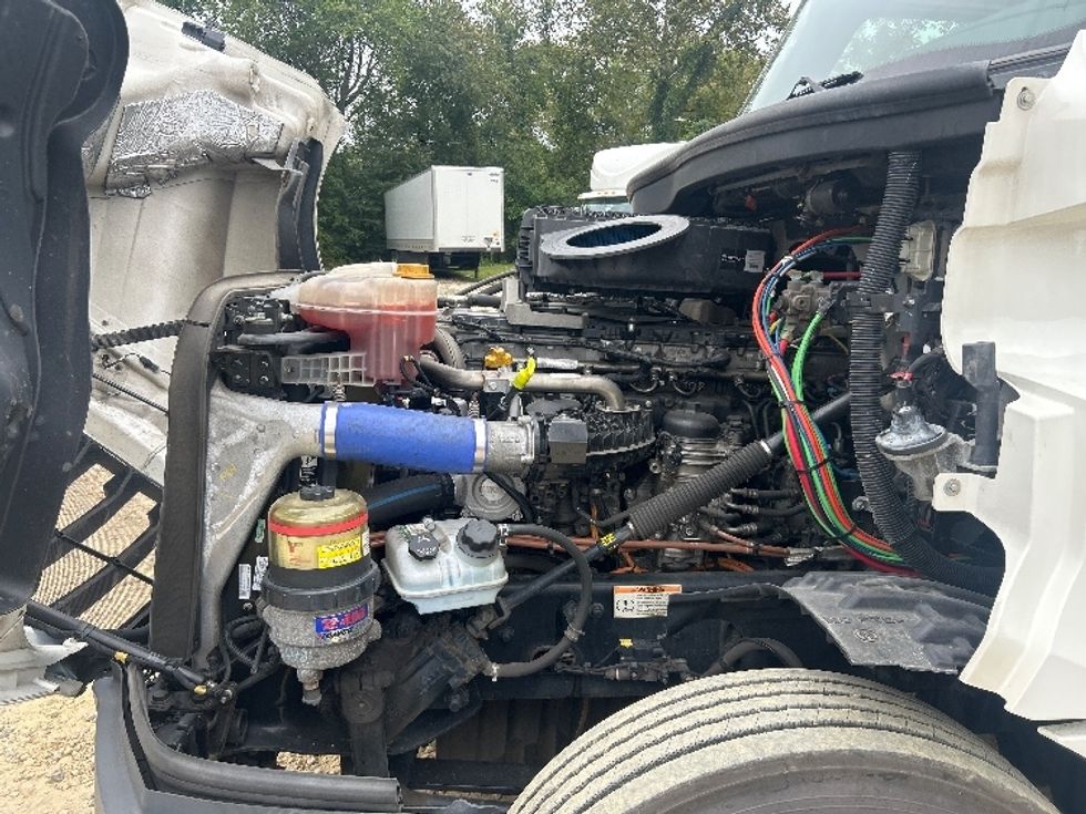 Day Cab Tractor-Heavy Duty Tractors-Freightliner-2021-T12664ST-Asheville-NC-453,678\n\t\tmiles-$ 54,250 - Image 16
