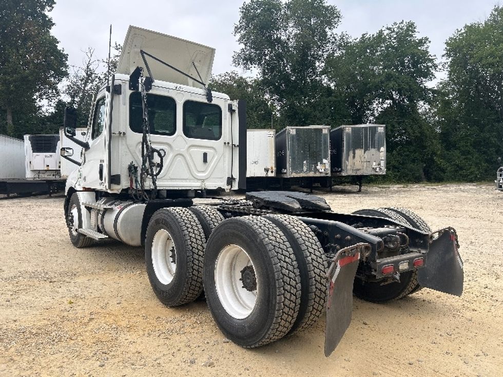 Day Cab Tractor-Heavy Duty Tractors-Freightliner-2021-T12664ST-Asheville-NC-453,678\n\t\tmiles-$ 54,250 - Image 5