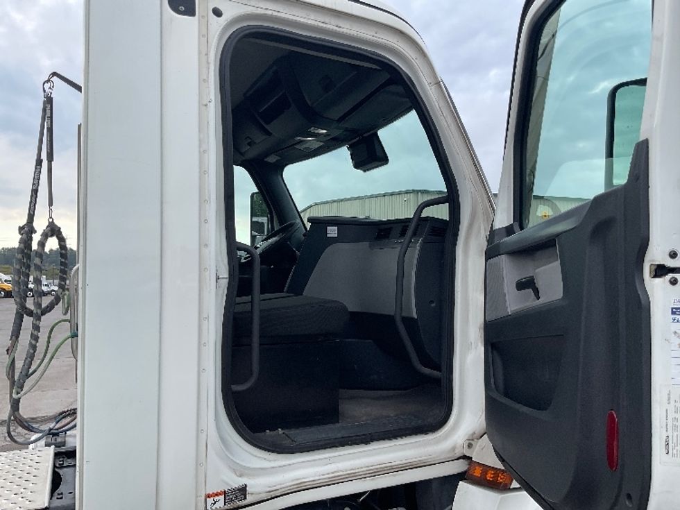 Day Cab Tractor-Heavy Duty Tractors-Freightliner-2021-T12664ST-Atlanta (Forest Park)-GA-541,222\n\t\tmiles-$ 44,250 - Image 12