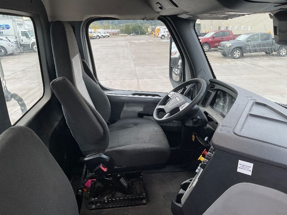 Day Cab Tractor-Heavy Duty Tractors-Freightliner-2021-T12664ST-Atlanta (Forest Park)-GA-541,222\n\t\tmiles-$ 44,250 - Image 14