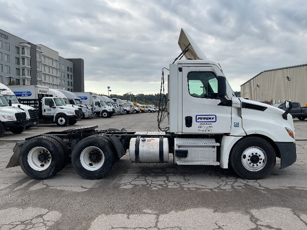 Day Cab Tractor-Heavy Duty Tractors-Freightliner-2021-T12664ST-Atlanta (Forest Park)-GA-541,222\n\t\tmiles-$ 44,250 - Image 8