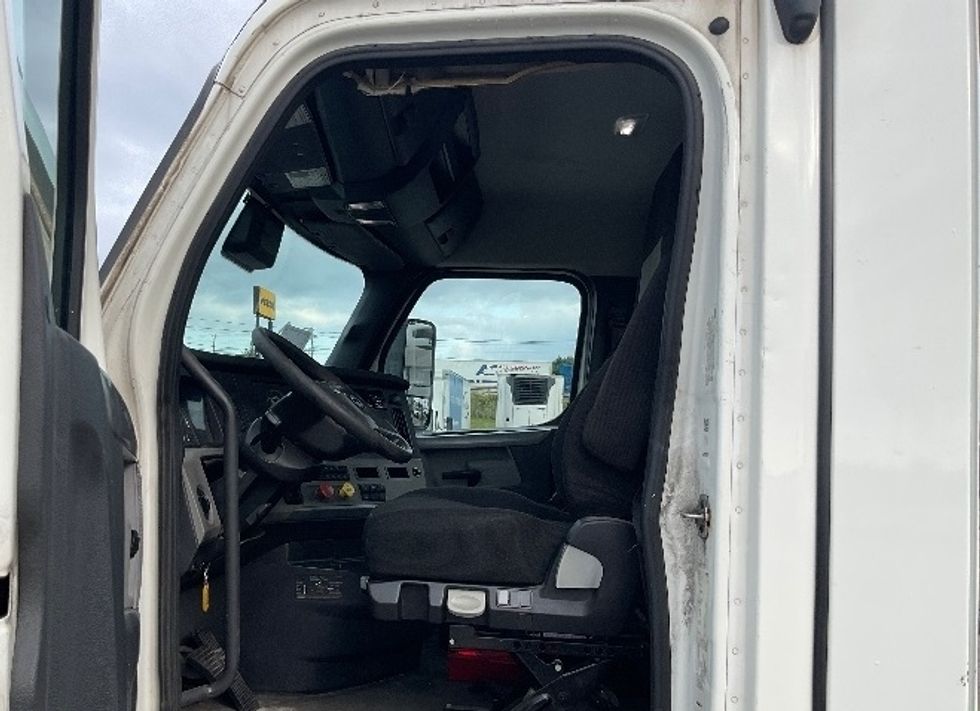 Day Cab Tractor-Heavy Duty Tractors-Freightliner-2021-T12664ST-Atlanta (Forest Park)-GA-541,222\n\t\tmiles-$ 44,250 - Image 9