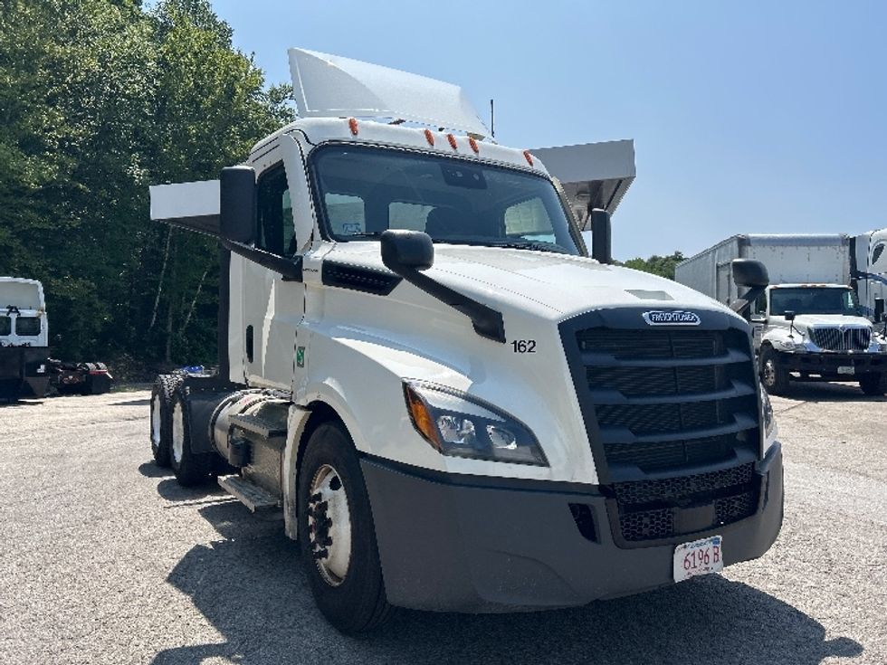 Day Cab Tractor-Heavy Duty Tractors-Freightliner-2021-T12664ST-Auburn-MA-104,123\n\t\tmiles-$ 73,750 - Image 1