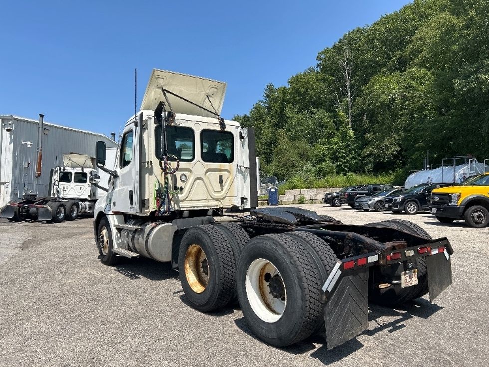 Day Cab Tractor-Heavy Duty Tractors-Freightliner-2021-T12664ST-Auburn-MA-104,123\n\t\tmiles-$ 73,750 - Image 5