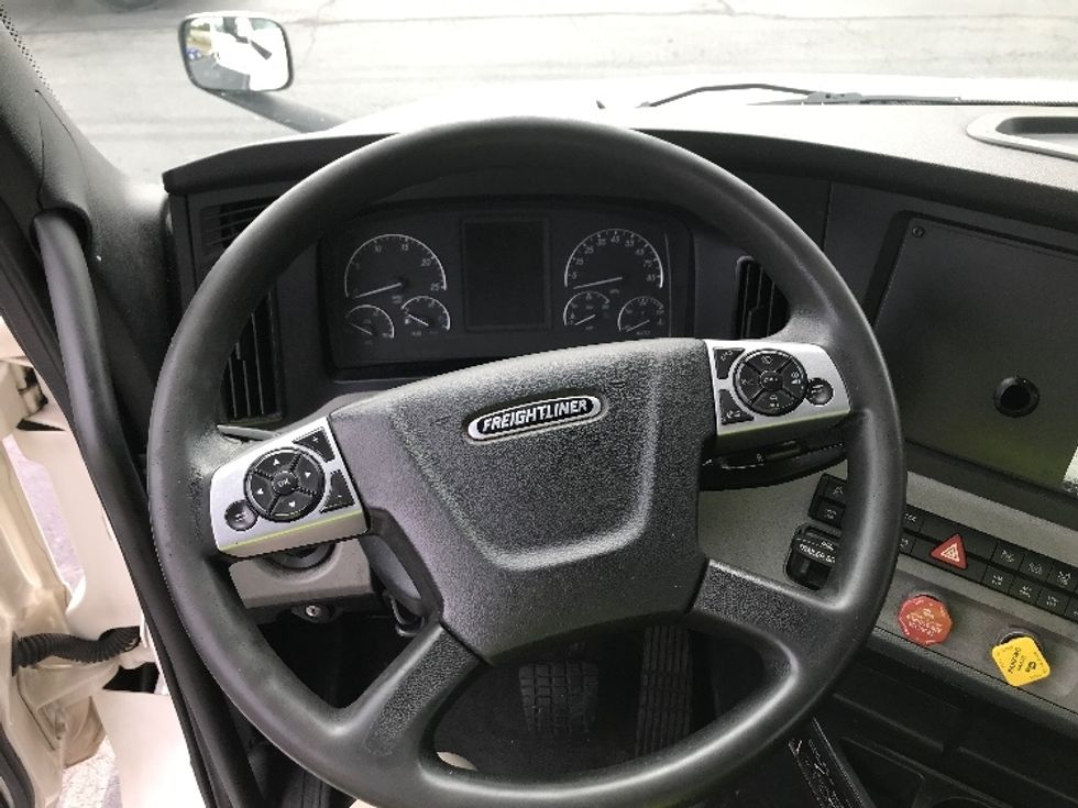 Day Cab Tractor-Heavy Duty Tractors-Freightliner-2021-T12664ST-Augusta-GA-619,272\n\t\tmiles-$ 32,250 - Image 11