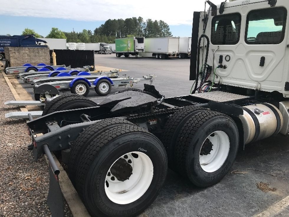 Day Cab Tractor-Heavy Duty Tractors-Freightliner-2021-T12664ST-Augusta-GA-619,272\n\t\tmiles-$ 32,250 - Image 17