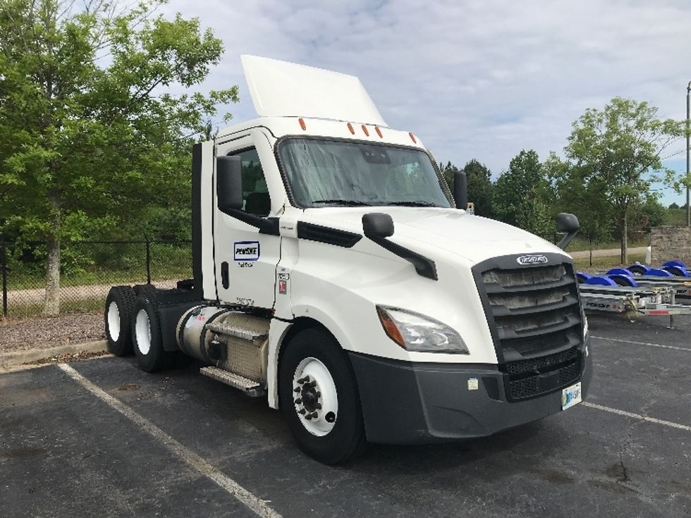Day Cab Tractor-Heavy Duty Tractors-Freightliner-2021-T12664ST-Augusta-GA-619,272\n\t\tmiles-$ 32,250 - Image 3