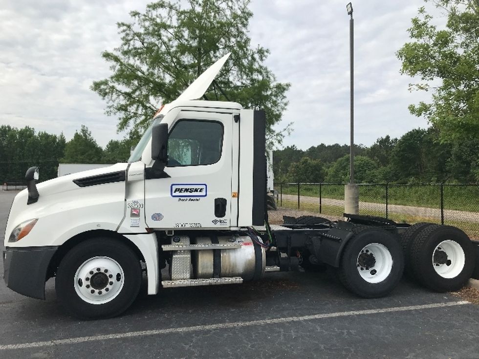 Day Cab Tractor-Heavy Duty Tractors-Freightliner-2021-T12664ST-Augusta-GA-619,272\n\t\tmiles-$ 32,250 - Image 4