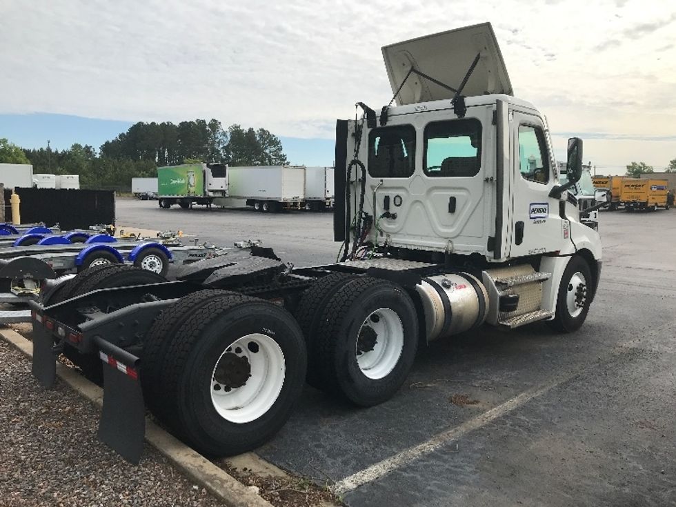 Day Cab Tractor-Heavy Duty Tractors-Freightliner-2021-T12664ST-Augusta-GA-619,272\n\t\tmiles-$ 32,250 - Image 7
