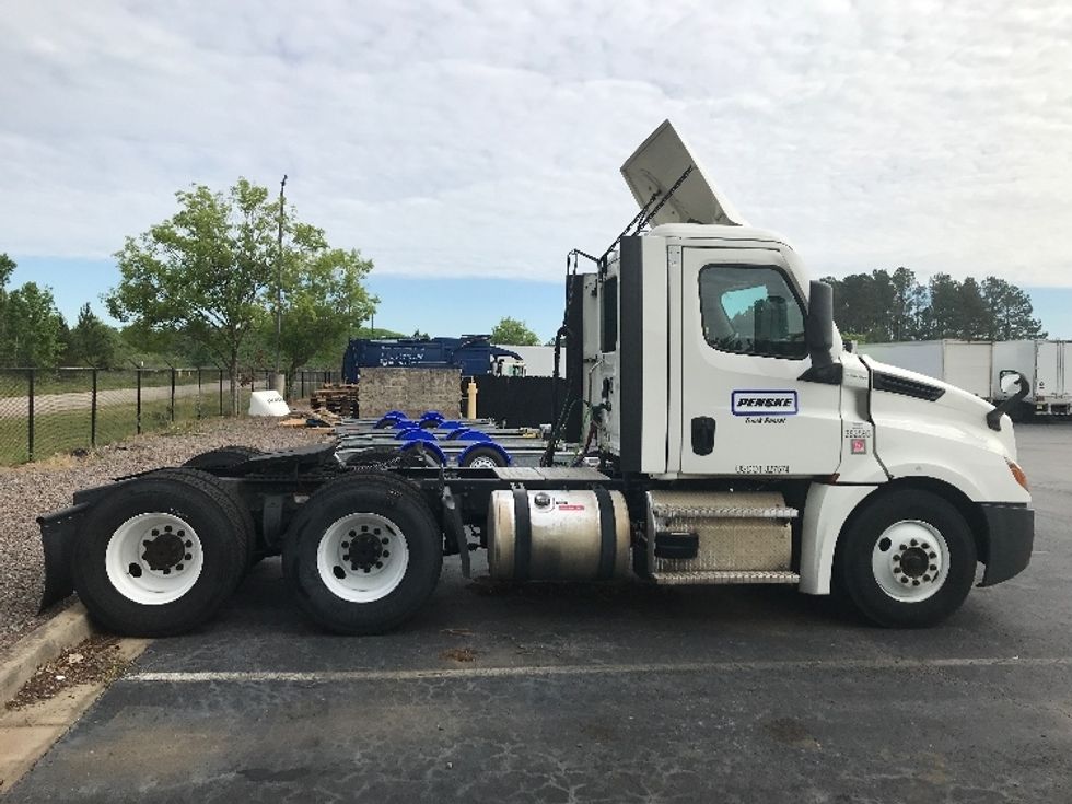 Day Cab Tractor-Heavy Duty Tractors-Freightliner-2021-T12664ST-Augusta-GA-619,272\n\t\tmiles-$ 32,250 - Image 8