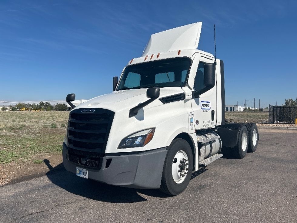 Day Cab Tractor-Heavy Duty Tractors-Freightliner-2021-T12664ST-Aurora-CO-280,203\n\t\tmiles-$ 70,000 - Image 3