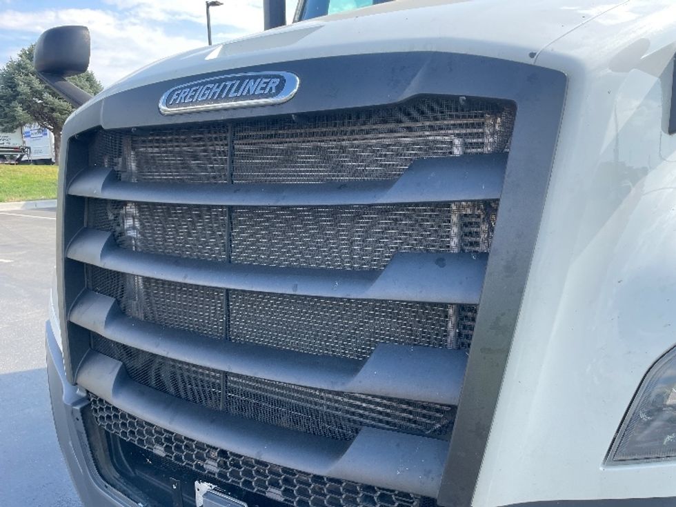 Day Cab Tractor-Heavy Duty Tractors-Freightliner-2021-T12664ST-Aurora-CO-304,797\n\t\tmiles-$ 87,750 - Image 18