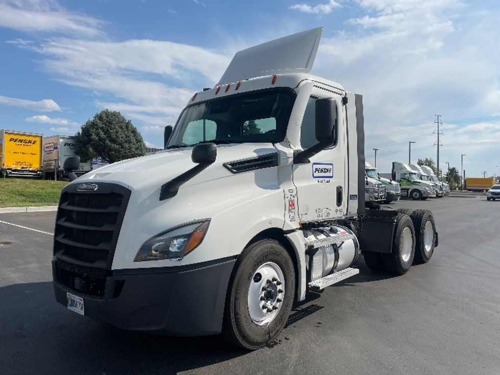 Day Cab Tractor-Heavy Duty Tractors-Freightliner-2021-T12664ST-Aurora-CO-304,797\n\t\tmiles-$ 87,750 - Image 3