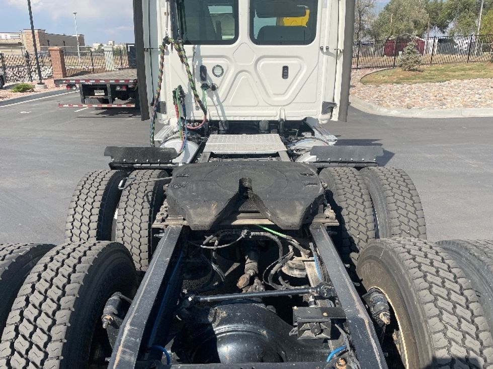 Day Cab Tractor-Heavy Duty Tractors-Freightliner-2021-T12664ST-Aurora-CO-304,797\n\t\tmiles-$ 87,750 - Image 6