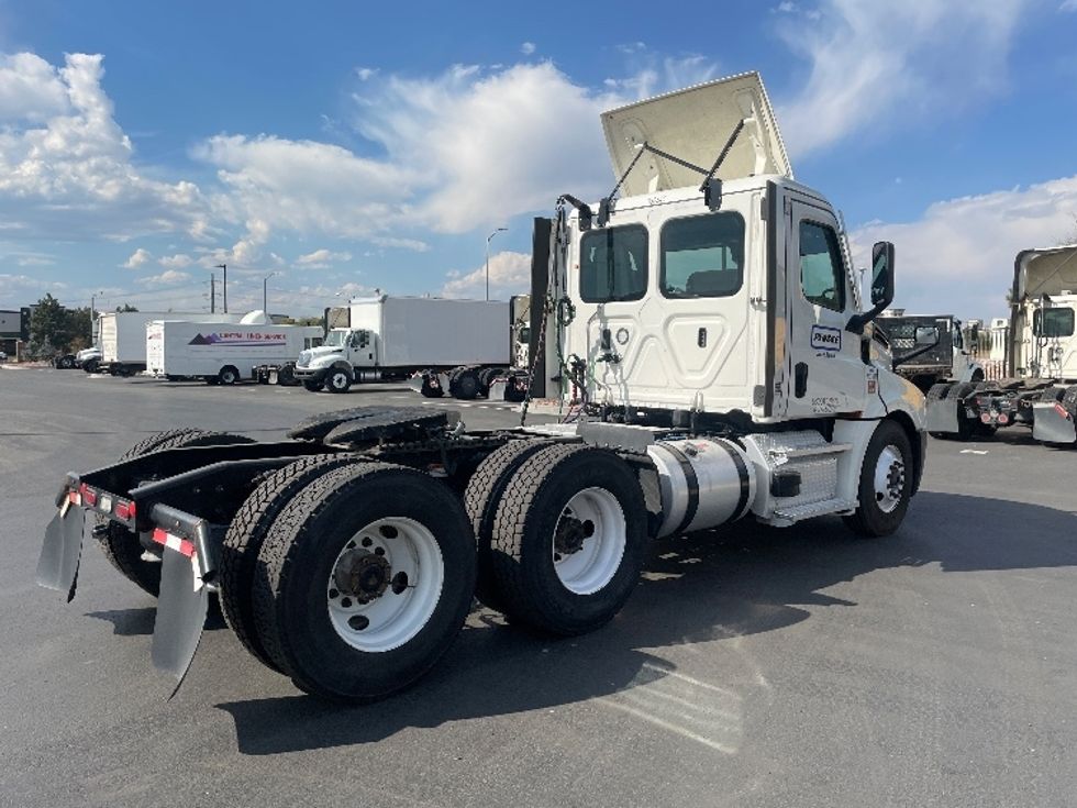 Day Cab Tractor-Heavy Duty Tractors-Freightliner-2021-T12664ST-Aurora-CO-304,797\n\t\tmiles-$ 87,750 - Image 7