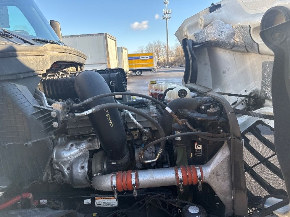 Day Cab Tractor-Heavy Duty Tractors-Freightliner-2021-T12664ST-Belcamp-MD-354,732\n\t\tmiles-$ 70,000 - Image 15