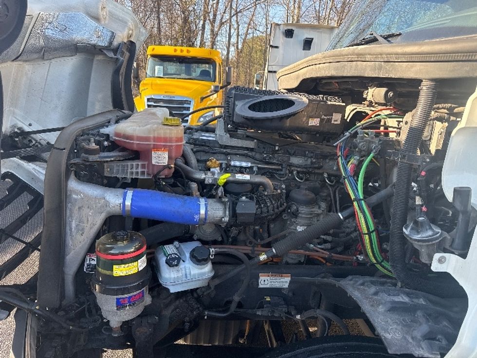 Day Cab Tractor-Heavy Duty Tractors-Freightliner-2021-T12664ST-Belcamp-MD-354,732\n\t\tmiles-$ 70,000 - Image 16