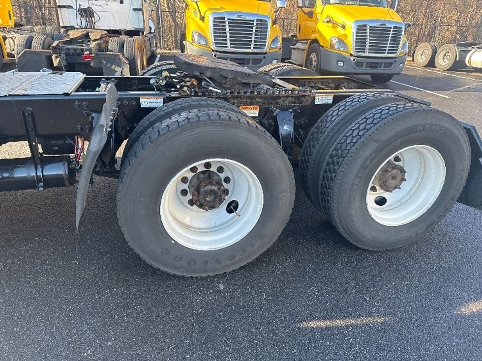 Day Cab Tractor-Heavy Duty Tractors-Freightliner-2021-T12664ST-Belcamp-MD-354,732\n\t\tmiles-$ 70,000 - Image 17