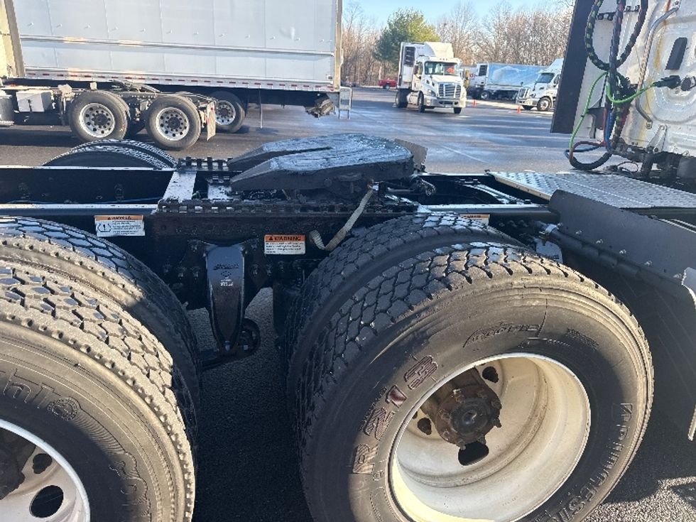 Day Cab Tractor-Heavy Duty Tractors-Freightliner-2021-T12664ST-Belcamp-MD-354,732\n\t\tmiles-$ 70,000 - Image 19