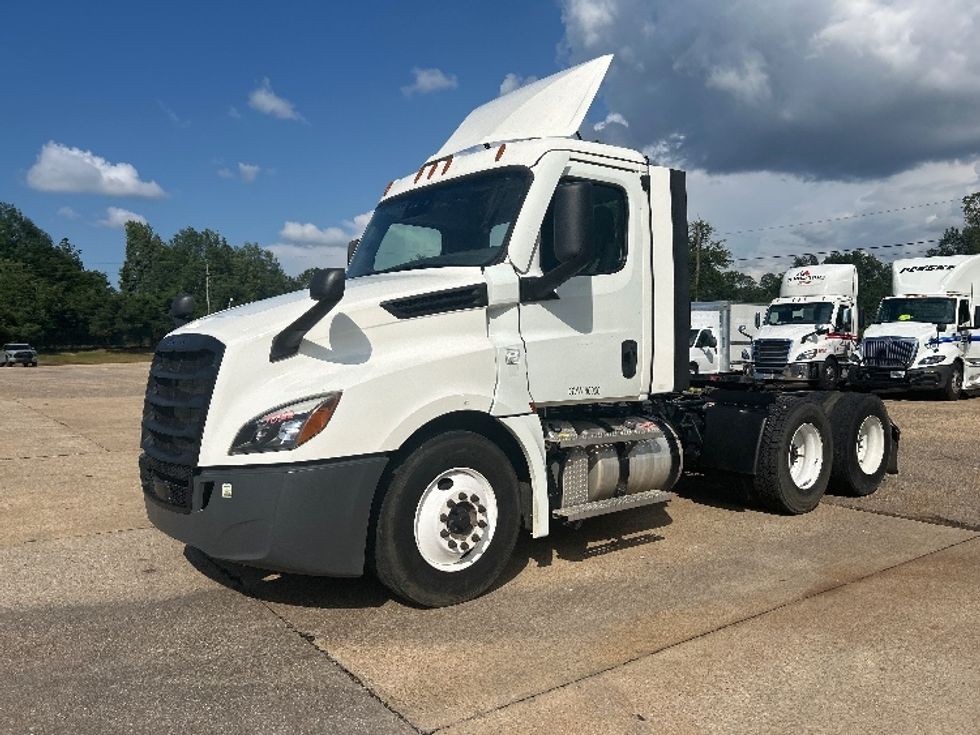 Day Cab Tractor-Heavy Duty Tractors-Freightliner-2021-T12664ST-Belden-MS-235,687\n\t\tmiles-$ 75,000 - Image 3