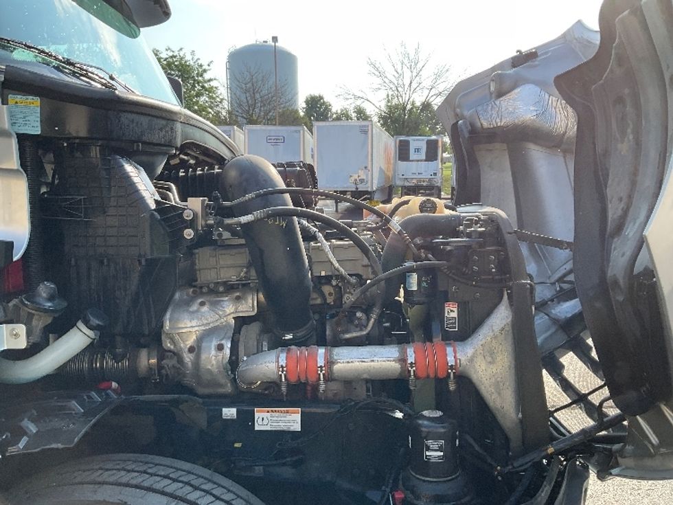 Day Cab Tractor-Heavy Duty Tractors-Freightliner-2021-T12664ST-Bethlehem-PA-285,693\n\t\tmiles-$ 54,000 - Image 15