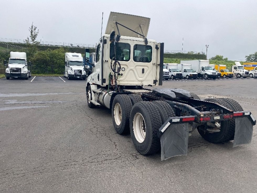 Day Cab Tractor-Heavy Duty Tractors-Freightliner-2021-T12664ST-Binghamton-NY-276,272\n\t\tmiles-$ 63,750 - Image 5