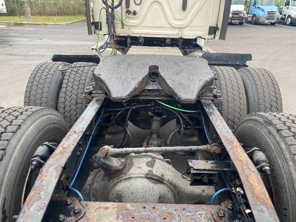 Day Cab Tractor-Heavy Duty Tractors-Freightliner-2021-T12664ST-Binghamton-NY-276,272\n\t\tmiles-$ 63,750 - Image 6