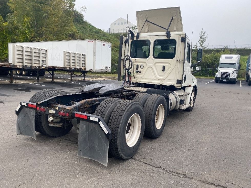 Day Cab Tractor-Heavy Duty Tractors-Freightliner-2021-T12664ST-Binghamton-NY-276,272\n\t\tmiles-$ 63,750 - Image 7