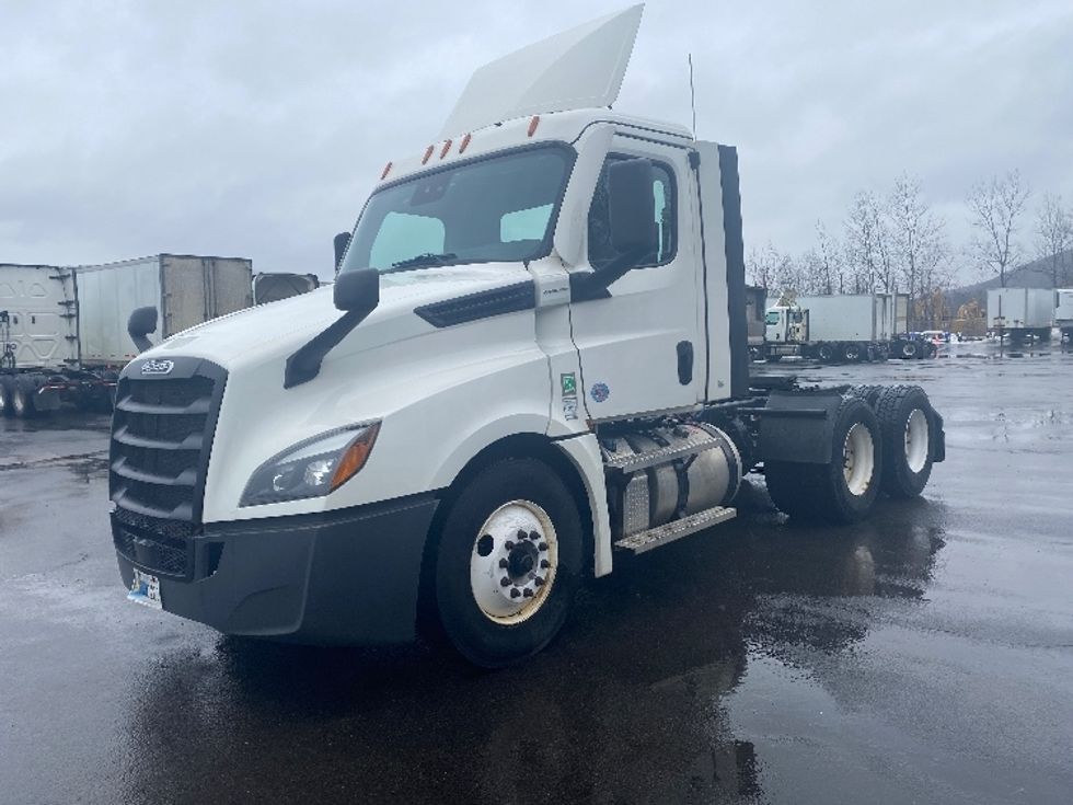 Day Cab Tractor-Heavy Duty Tractors-Freightliner-2021-T12664ST-Binghamton-NY-320,220\n\t\tmiles-$ 53,250 - Image 3