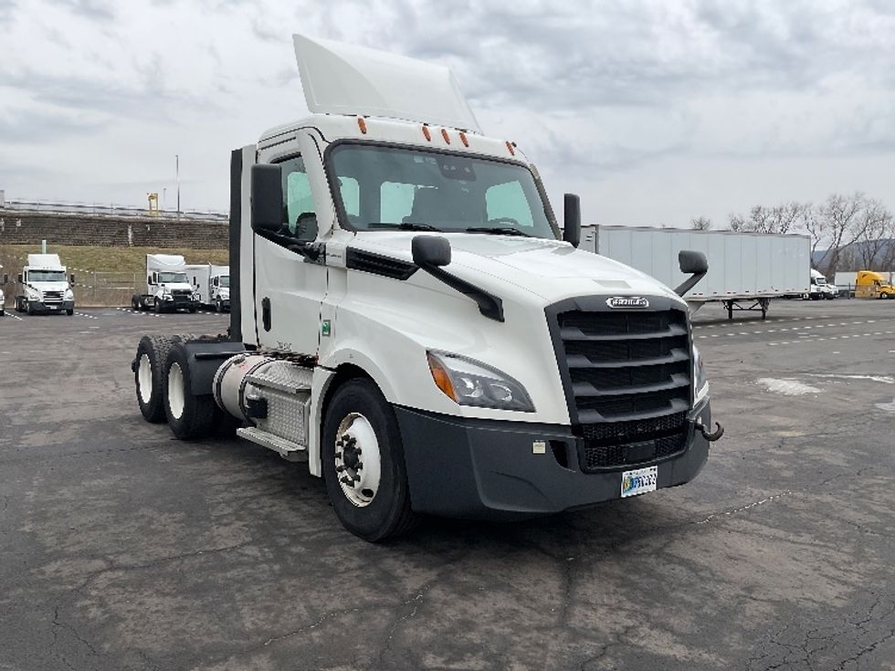 Day Cab Tractor-Heavy Duty Tractors-Freightliner-2021-T12664ST-Binghamton-NY-381,156\n\t\tmiles-$ 50,250 - Image 1