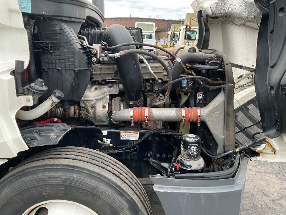 Day Cab Tractor-Heavy Duty Tractors-Freightliner-2021-T12664ST-Binghamton-NY-381,156\n\t\tmiles-$ 50,250 - Image 15
