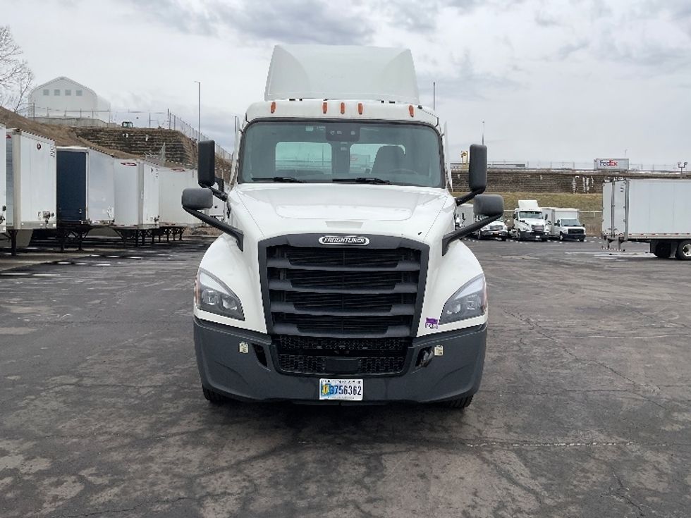 Day Cab Tractor-Heavy Duty Tractors-Freightliner-2021-T12664ST-Binghamton-NY-381,156\n\t\tmiles-$ 50,250 - Image 2