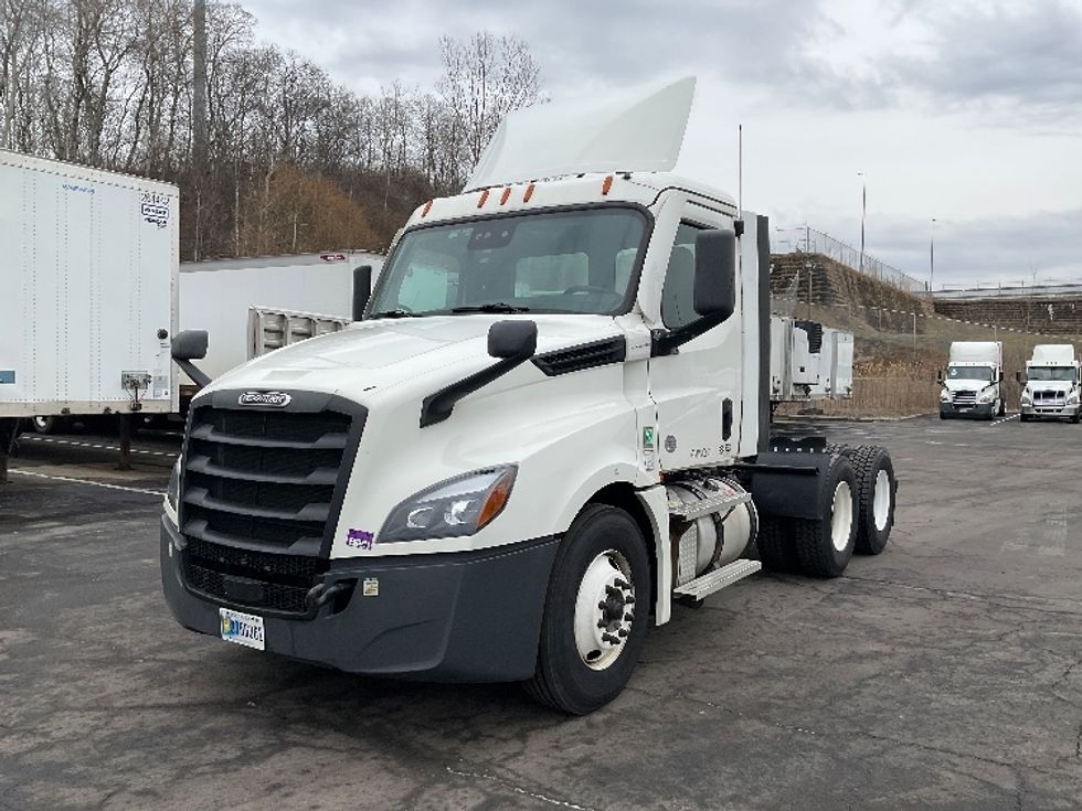 Day Cab Tractor-Heavy Duty Tractors-Freightliner-2021-T12664ST-Binghamton-NY-381,156\n\t\tmiles-$ 50,250 - Image 3