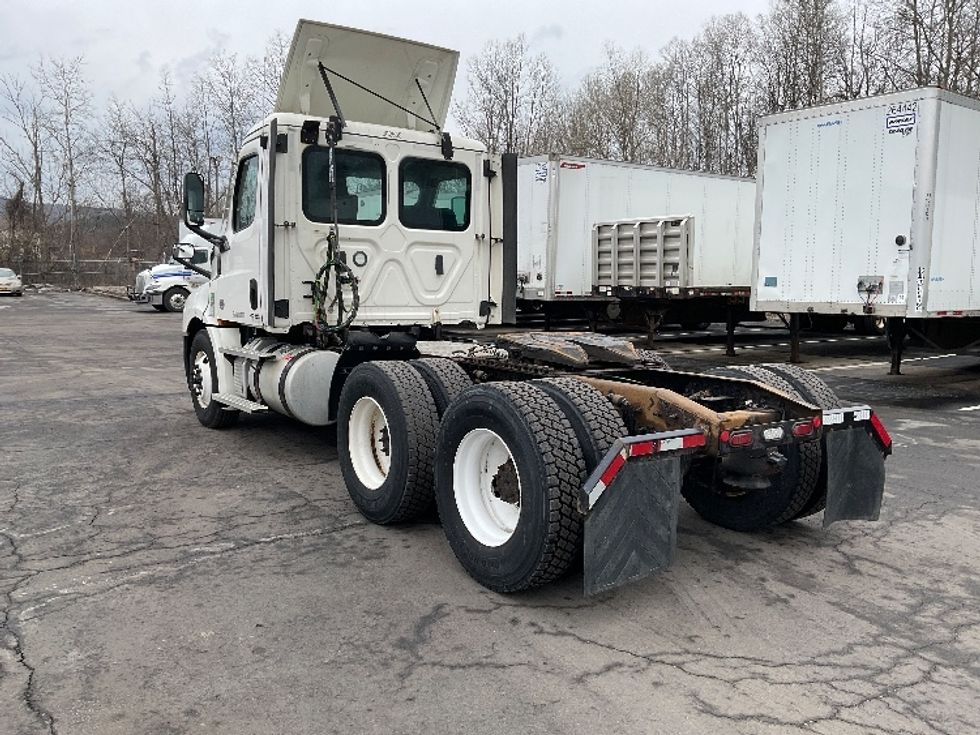 Day Cab Tractor-Heavy Duty Tractors-Freightliner-2021-T12664ST-Binghamton-NY-381,156\n\t\tmiles-$ 50,250 - Image 5