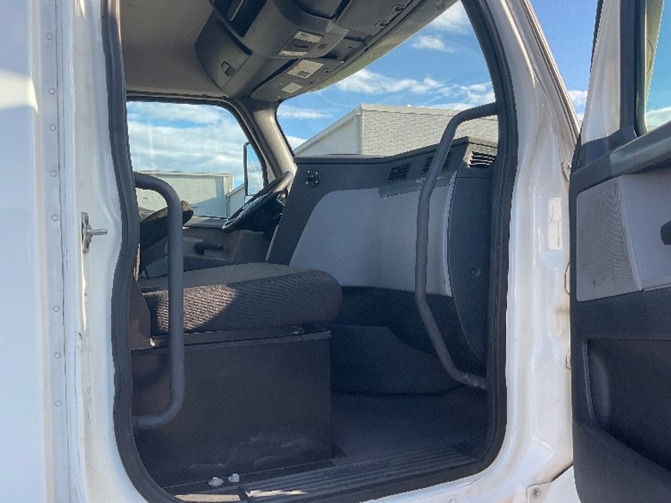 Day Cab Tractor-Heavy Duty Tractors-Freightliner-2021-T12664ST-Birmingham-AL-553,265\n\t\tmiles-$ 44,000 - Image 12